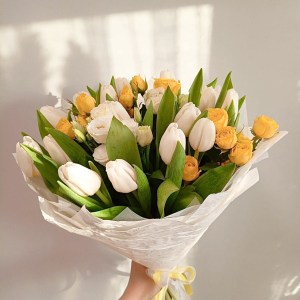 сборный с тюльпанами